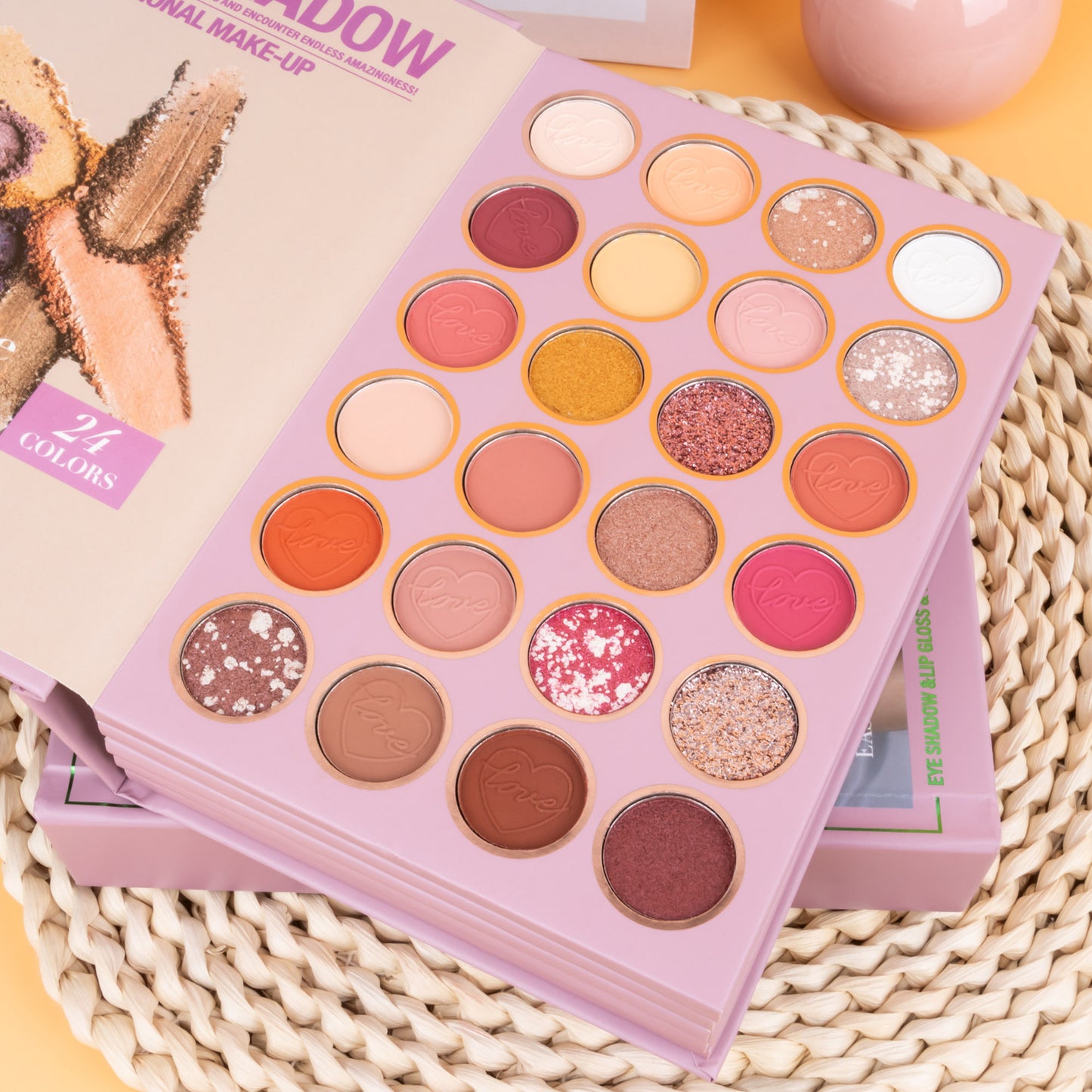 GlamBook - 67 Pro Shades Palette Book